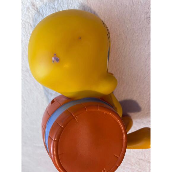 VINTAGE Tweety Bird barrel coin bank from 1997 Collectible! - Picture 4 of 9
